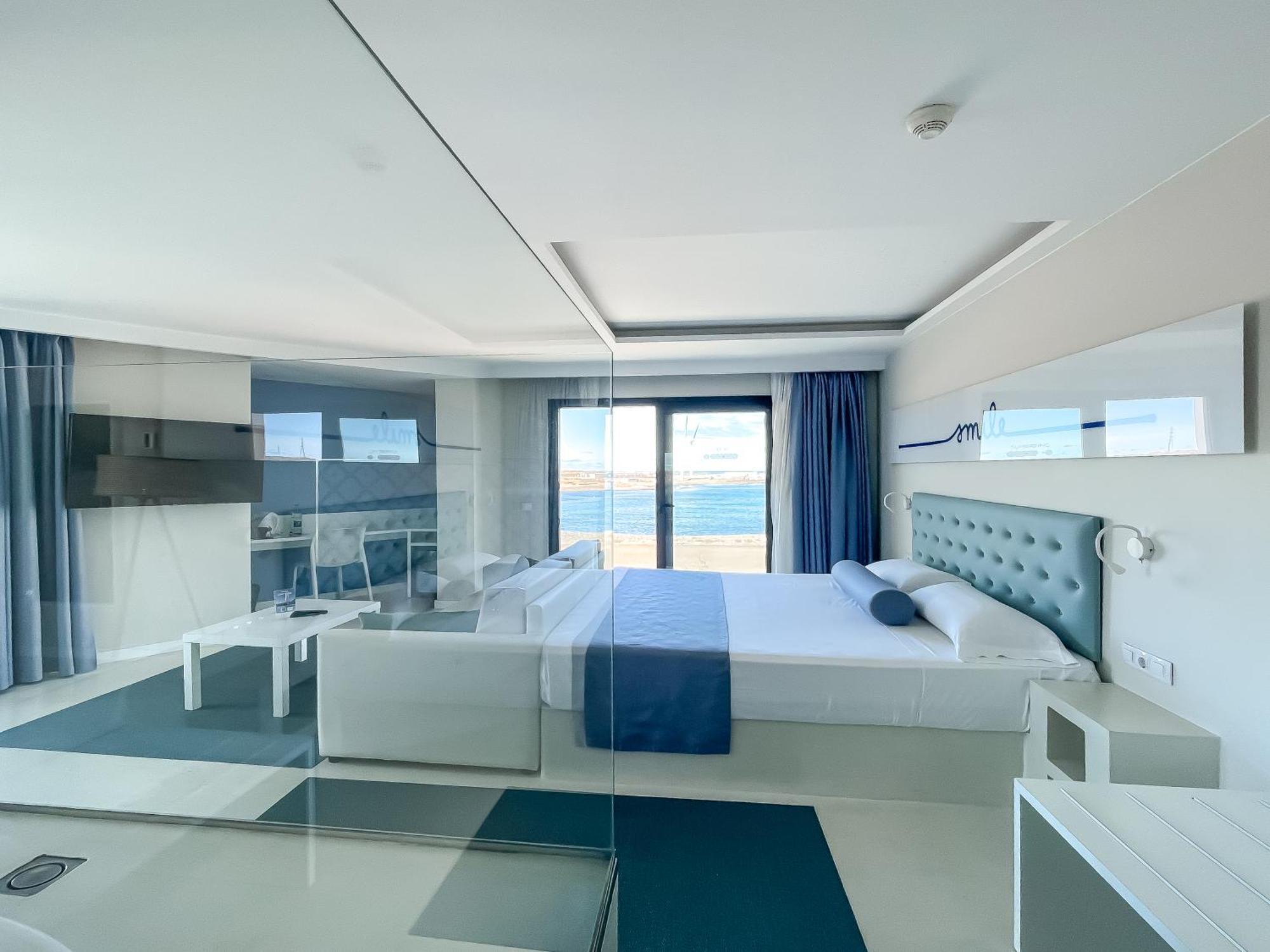 เซิร์ฟฟิง คัลเลอร์ อปาร์ตาเมนโตส Apartment คอร์ราเลโฮ ภายนอก รูปภาพ